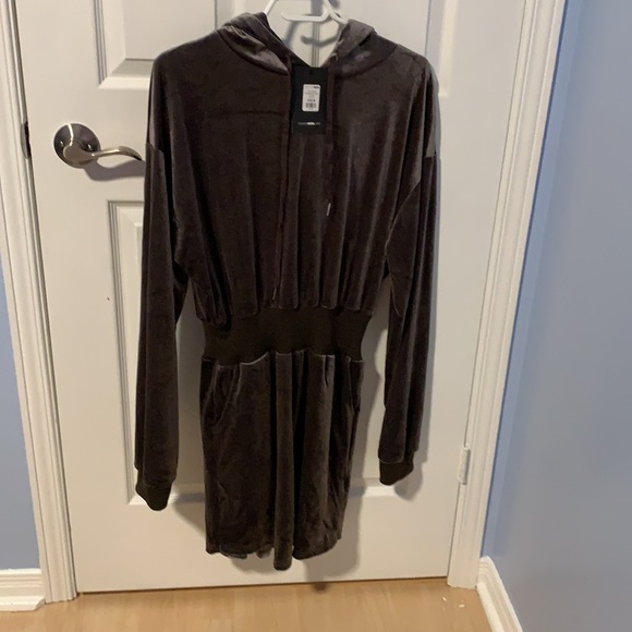 Erin Velvet Sweatshirt Dress - Picture 4 of 4